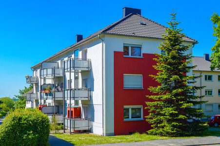 Gesamtansicht Gebäude dreigeschossig Borchener Straße 116-118