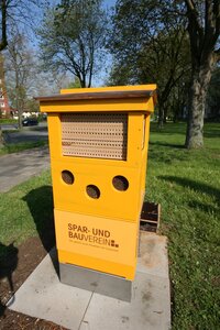 Nistkasten für Insekten auf verschiedenen Ebenen